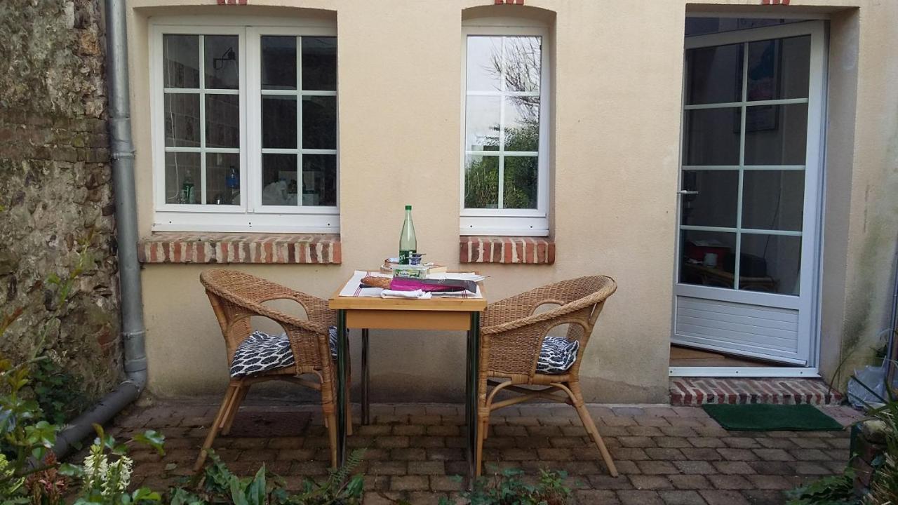 La Cabane Du Petit Matelot Honfleur Buitenkant foto